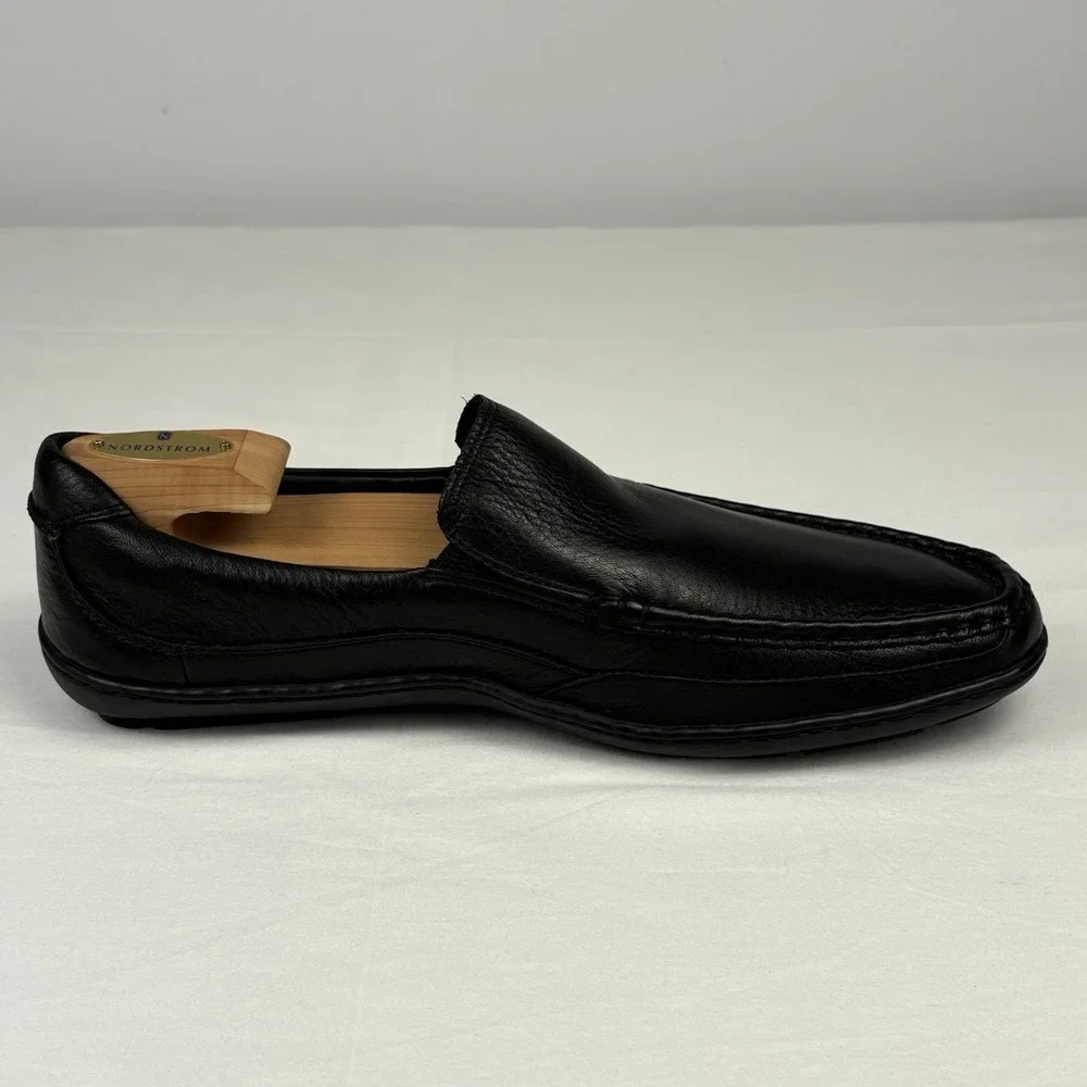 BORN Weston Soft Leather Slip On Moccasin Driving Shoes 10.5M Black EUC